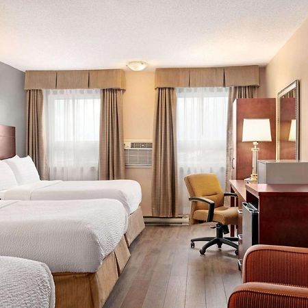 Days Inn By Wyndham Frédéricton Extérieur photo